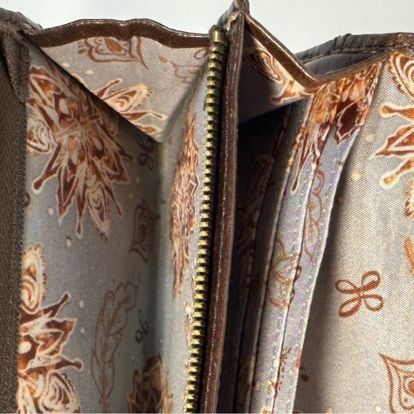 Hobo Brown Leather Wallet - Picture 9 of 10